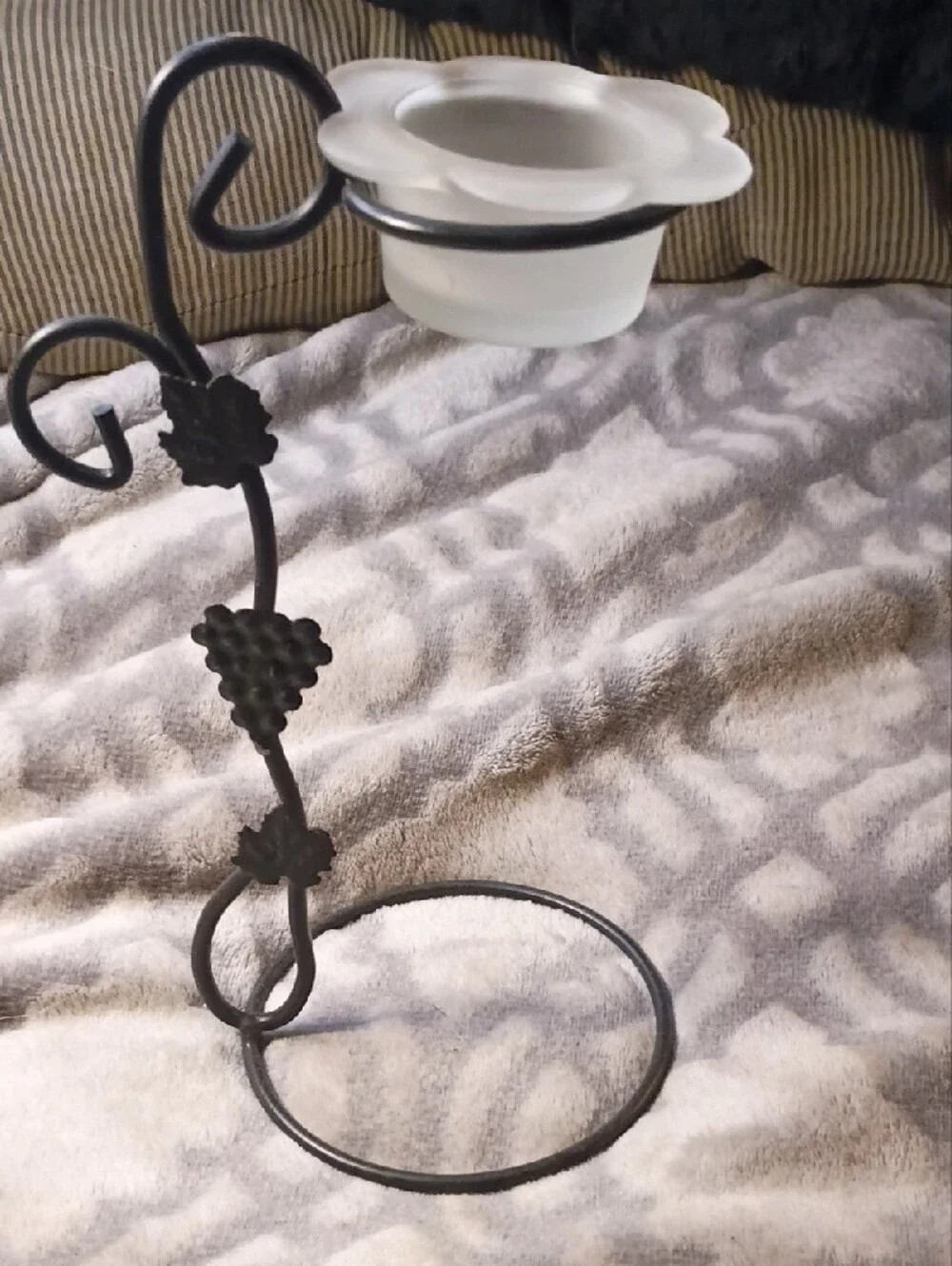 Source Unknown Black Metal Vine Candle Holder with Frosted Glass Dish
